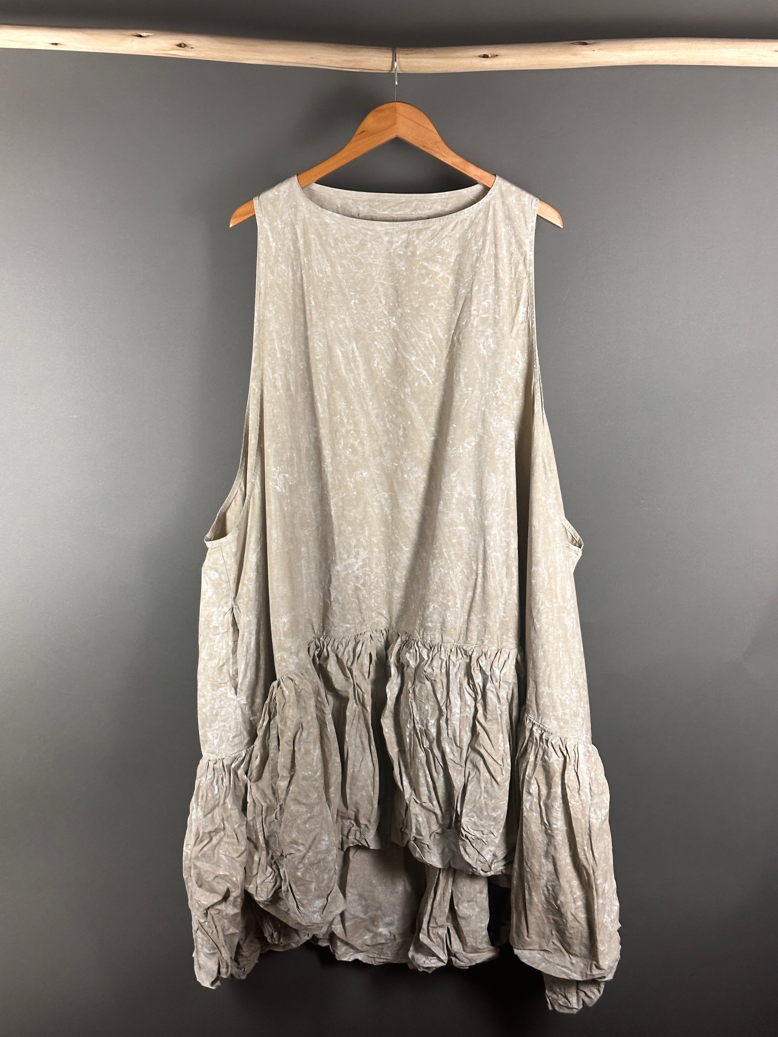 Dip balloon style frill dress in Linen Fog 2530908