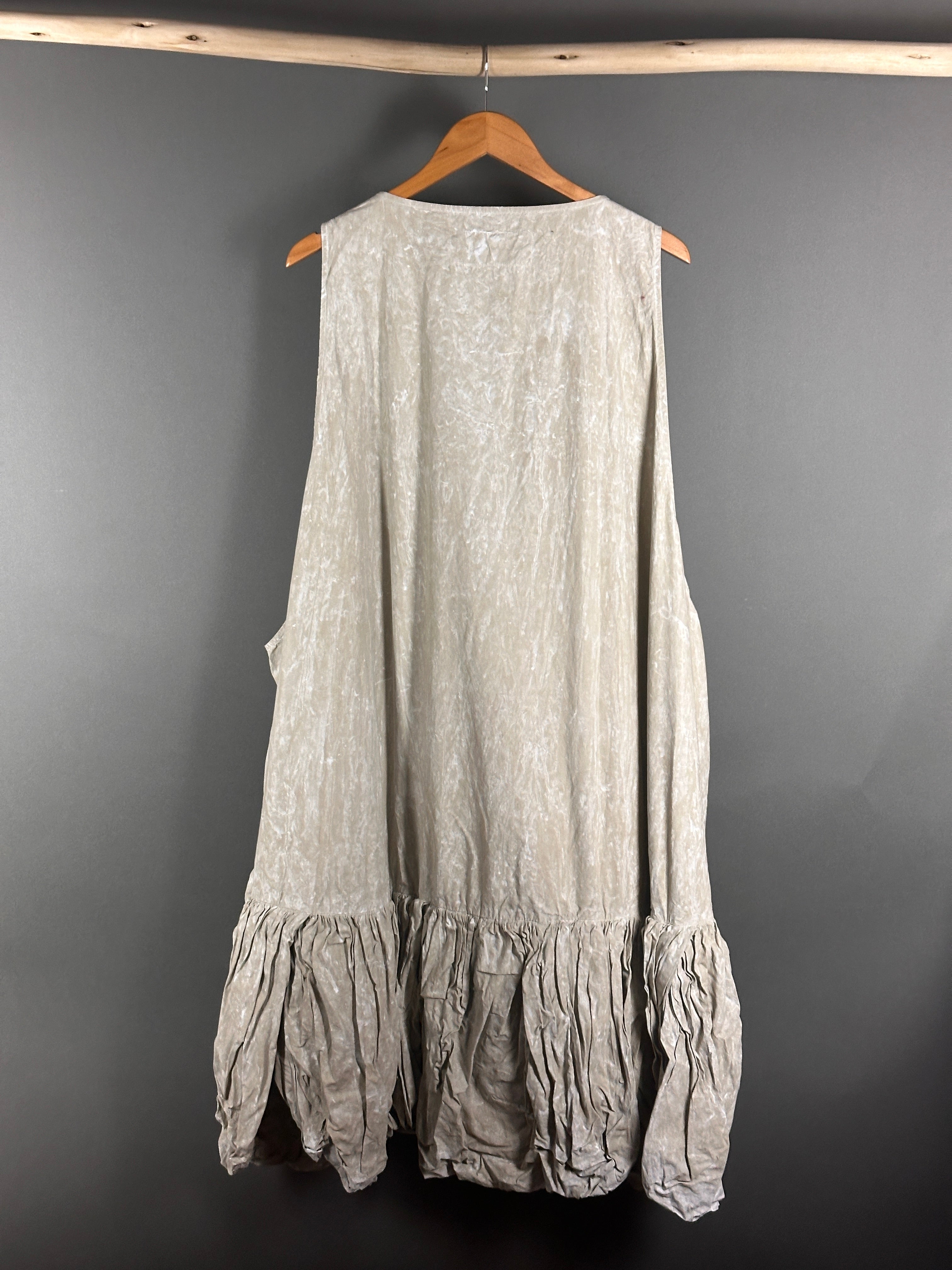 Dip balloon style frill dress in Linen Fog 2530908