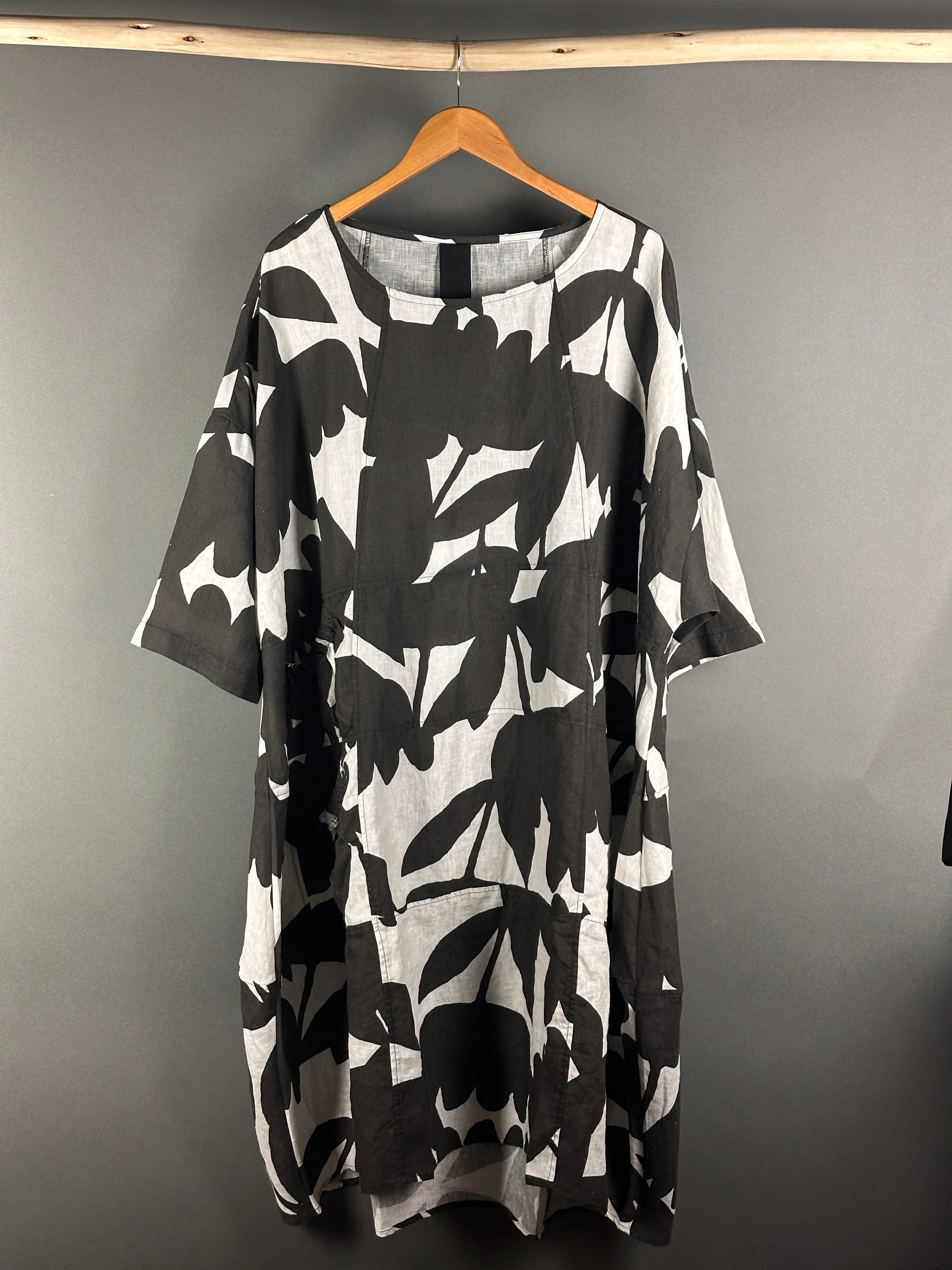 Black Label dress black print