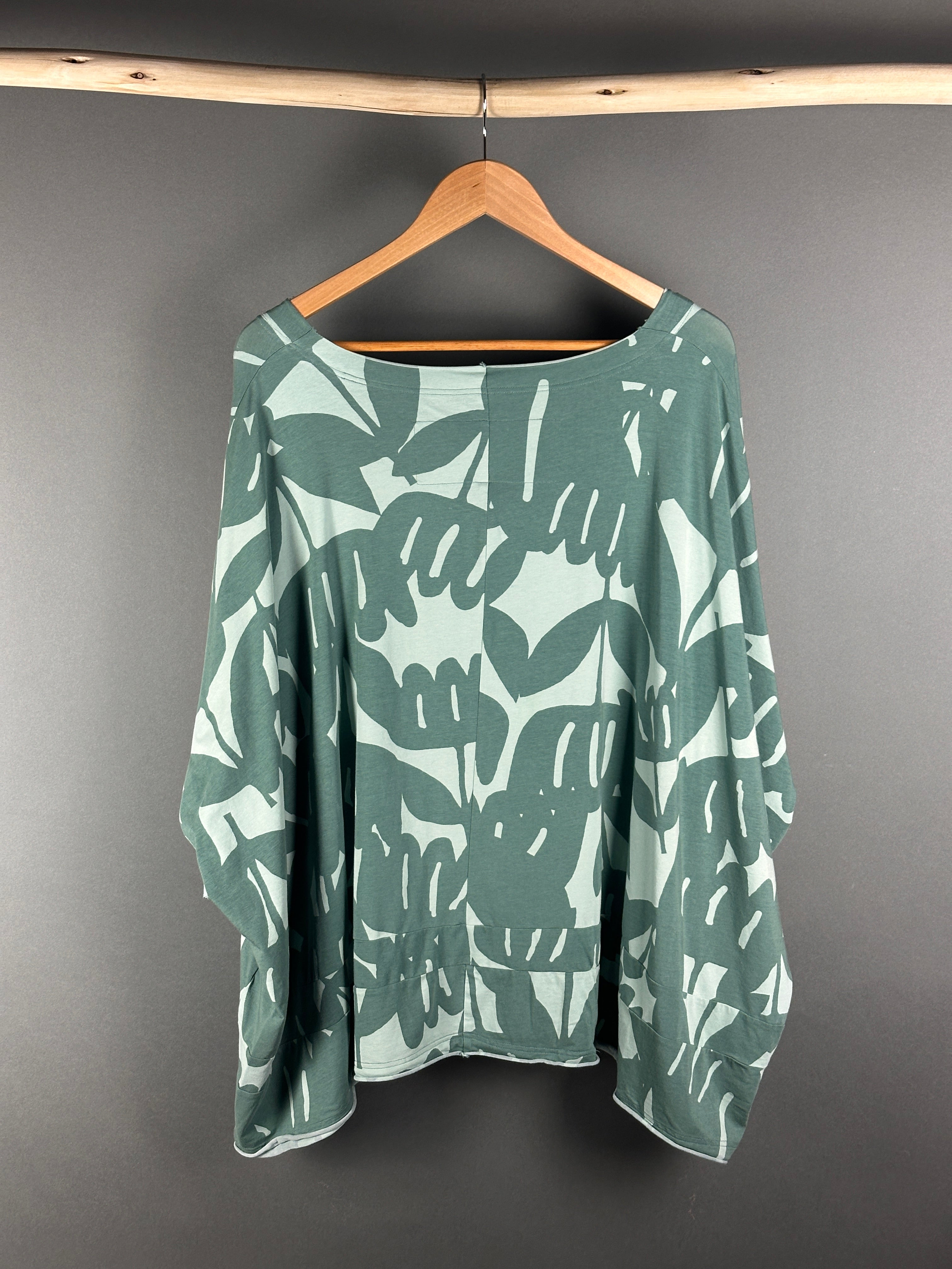 Black Label top in grass print
