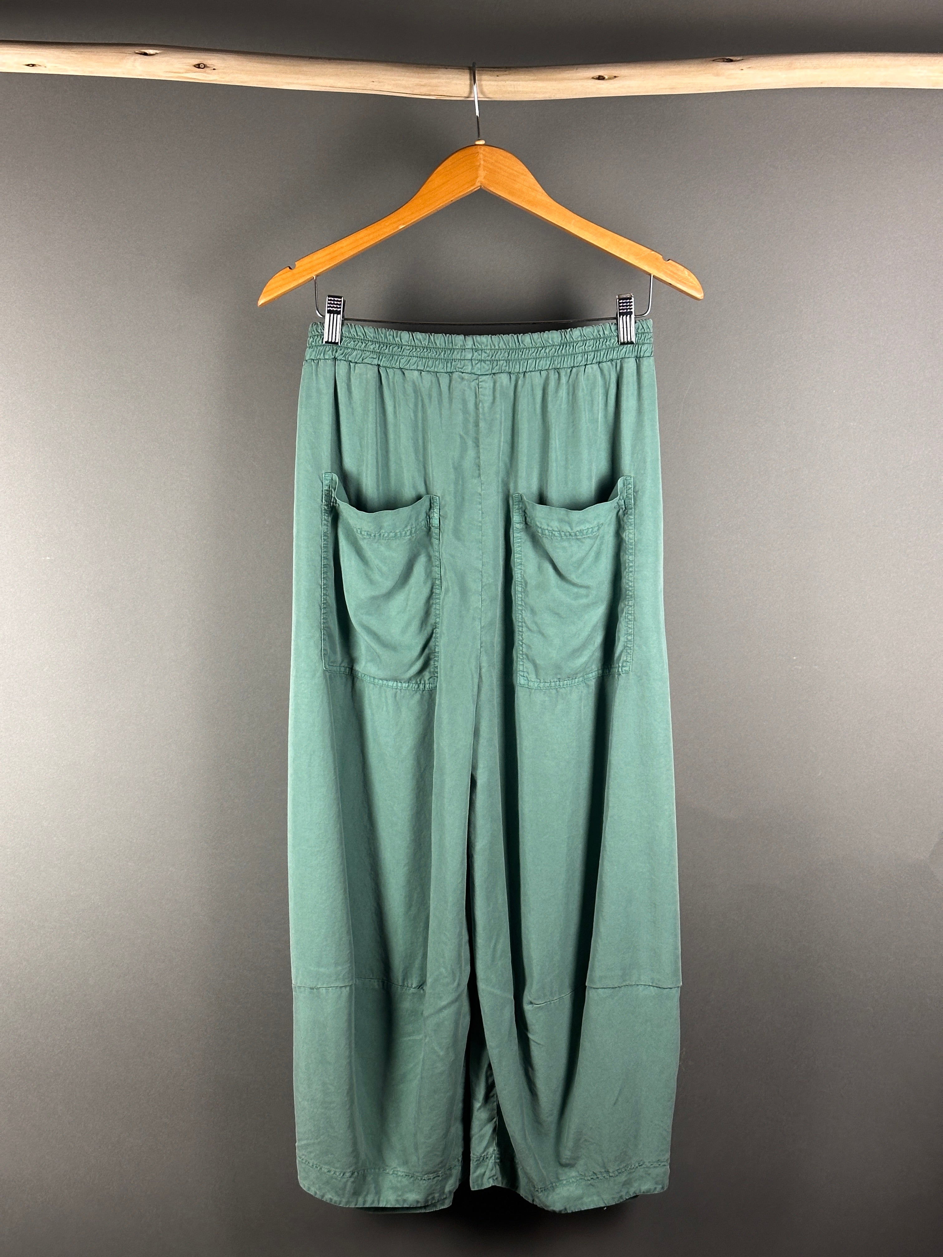 Black Label pants in colour grass