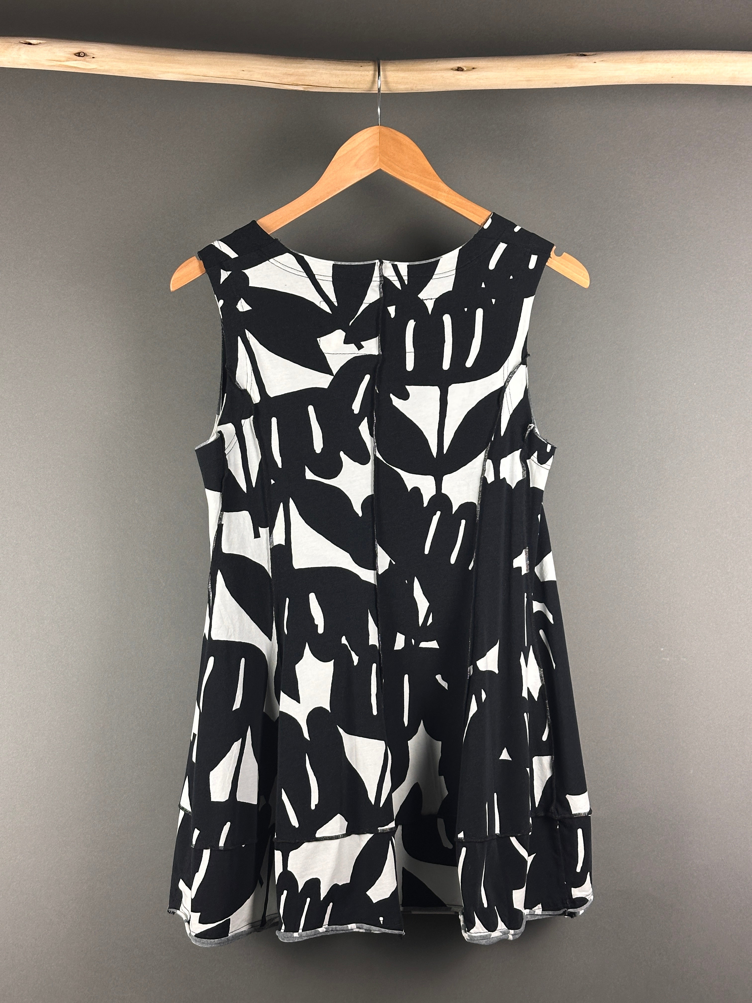 Black Label Sleeveless Top in black print