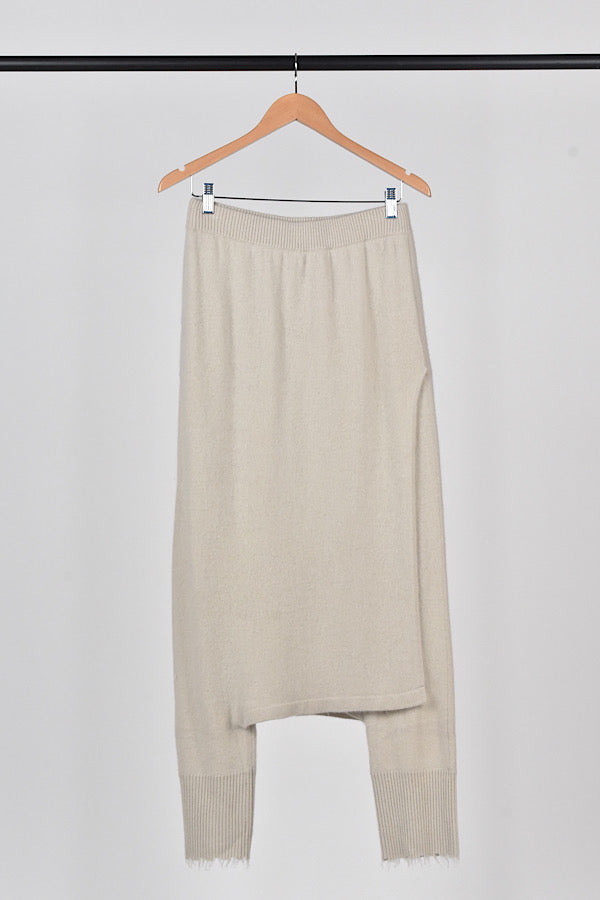 Dip woollen pants with skirt panel.
