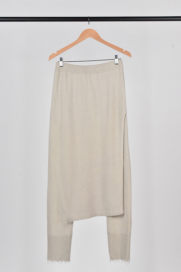 Dip woollen pants with skirt panel.