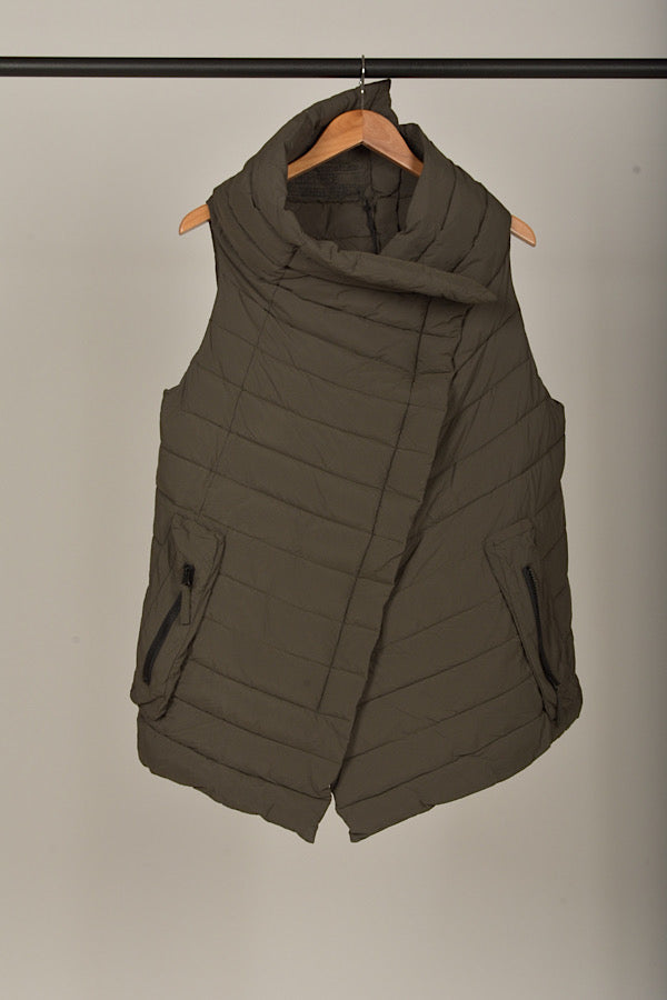 Studio Rundholz Black Label Puffer Vest colour jungle