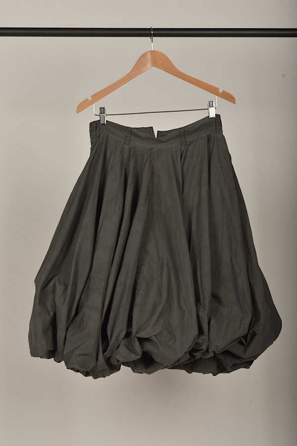 Dip full balloon skirt 228 in coal cloud