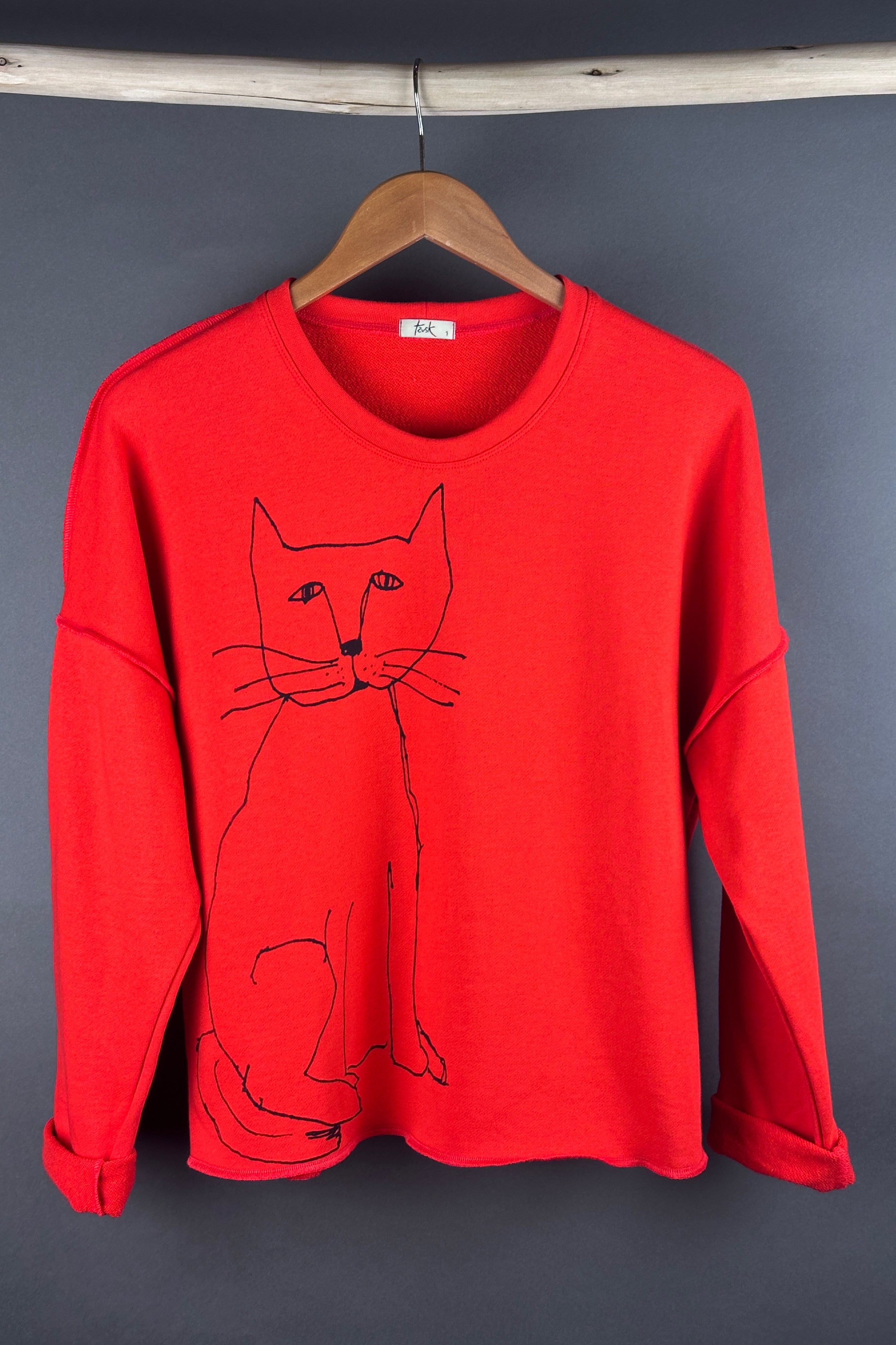 Tzusk loop back cotton top with cat motif