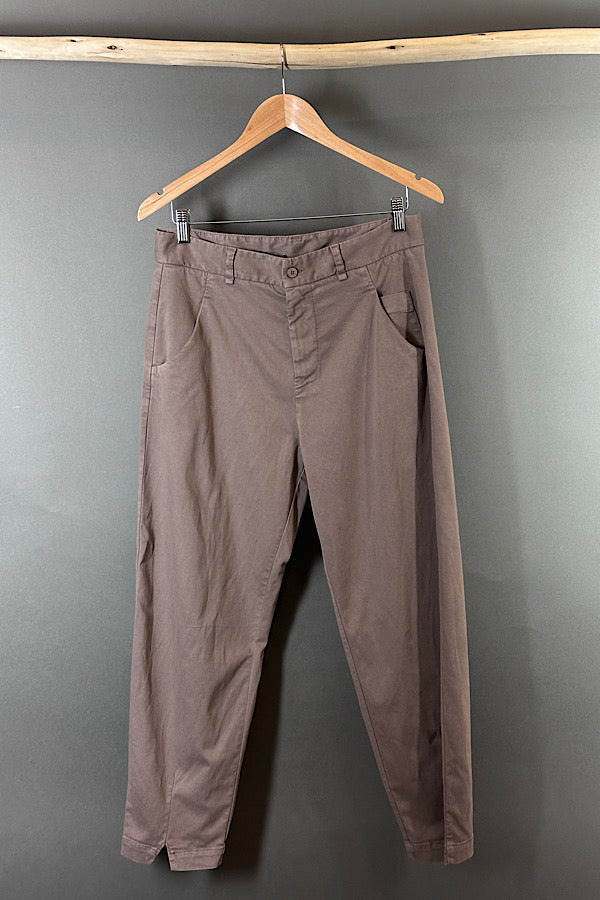 Transit pants signature pants in clay