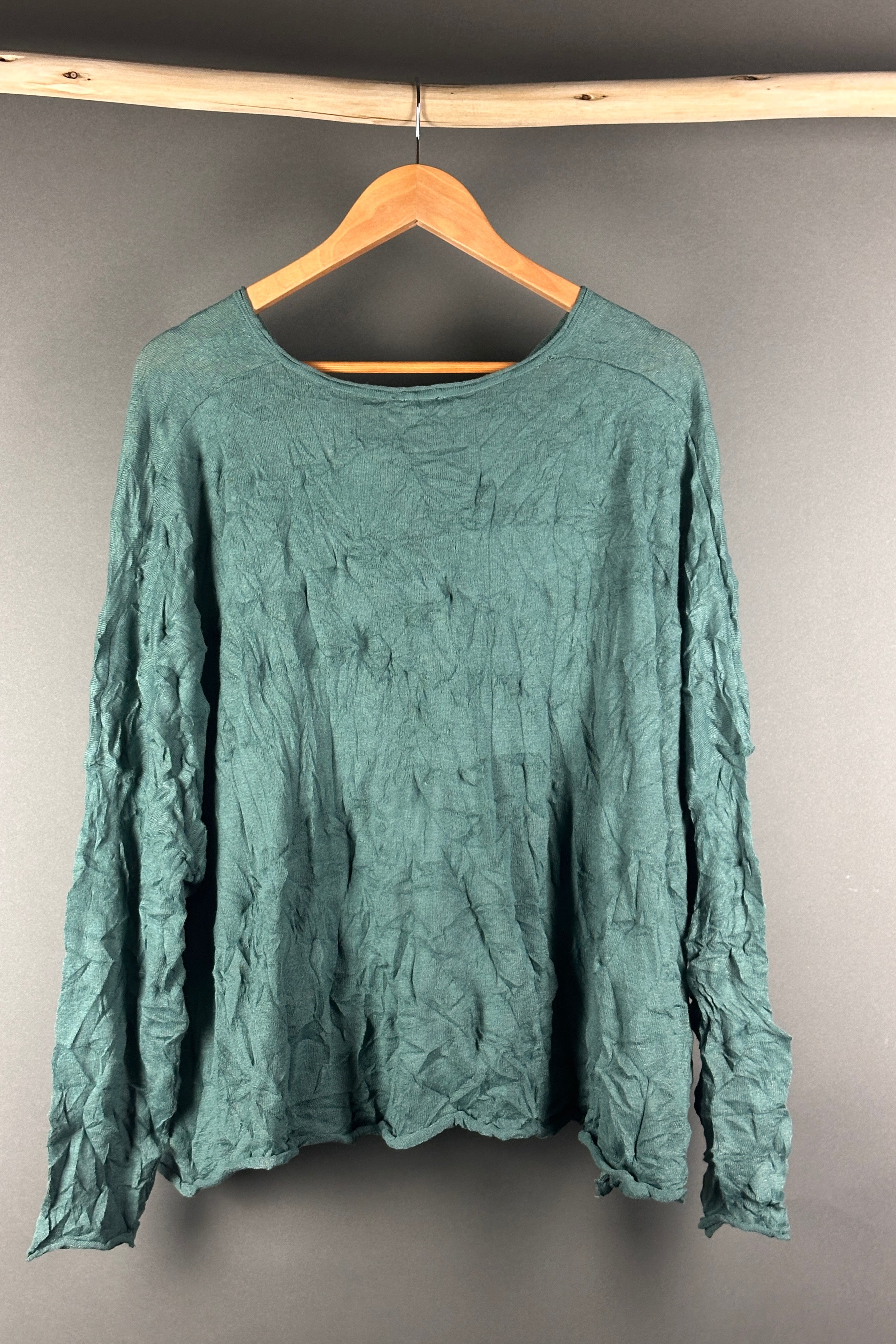 Black Label top in grass