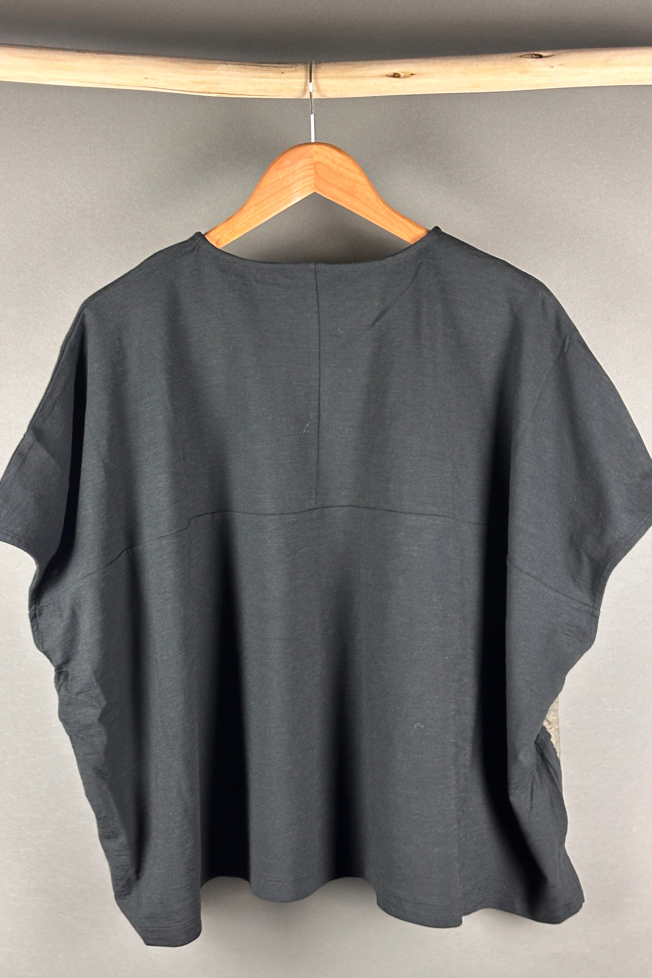 Moyuru crop top in black