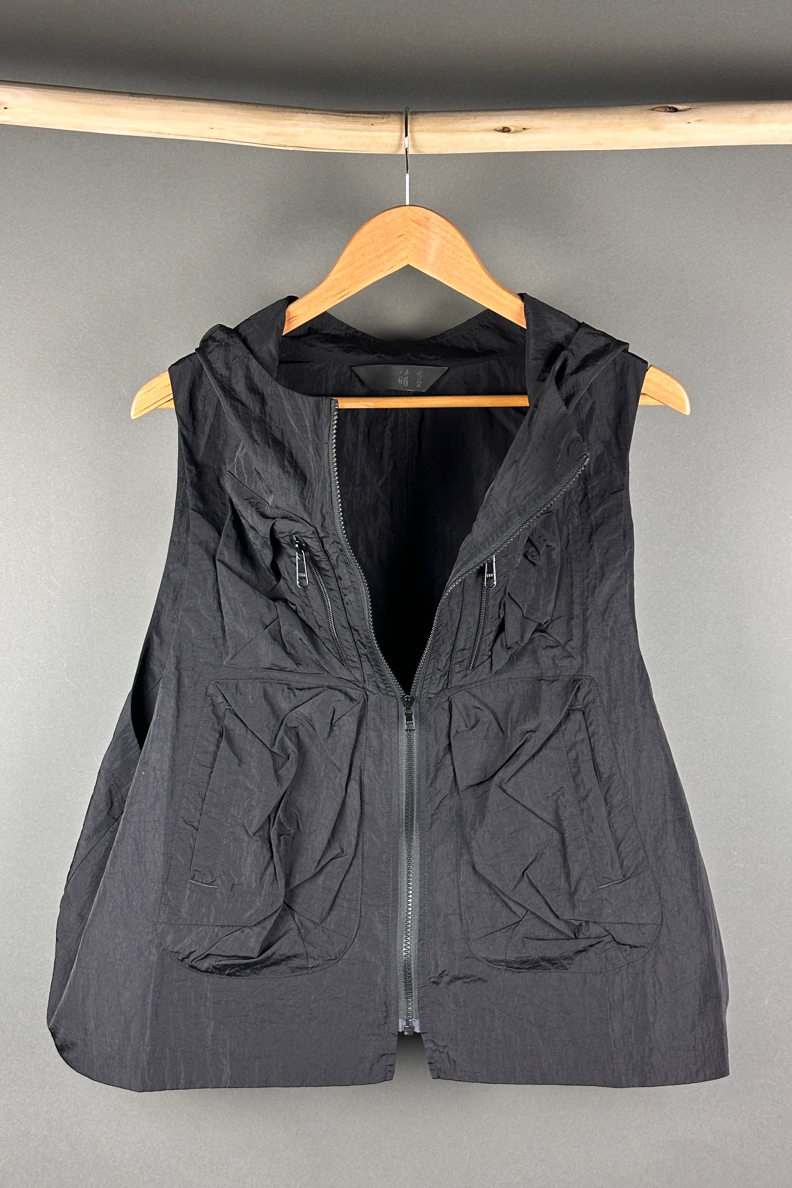 Moyuru Vest with zip