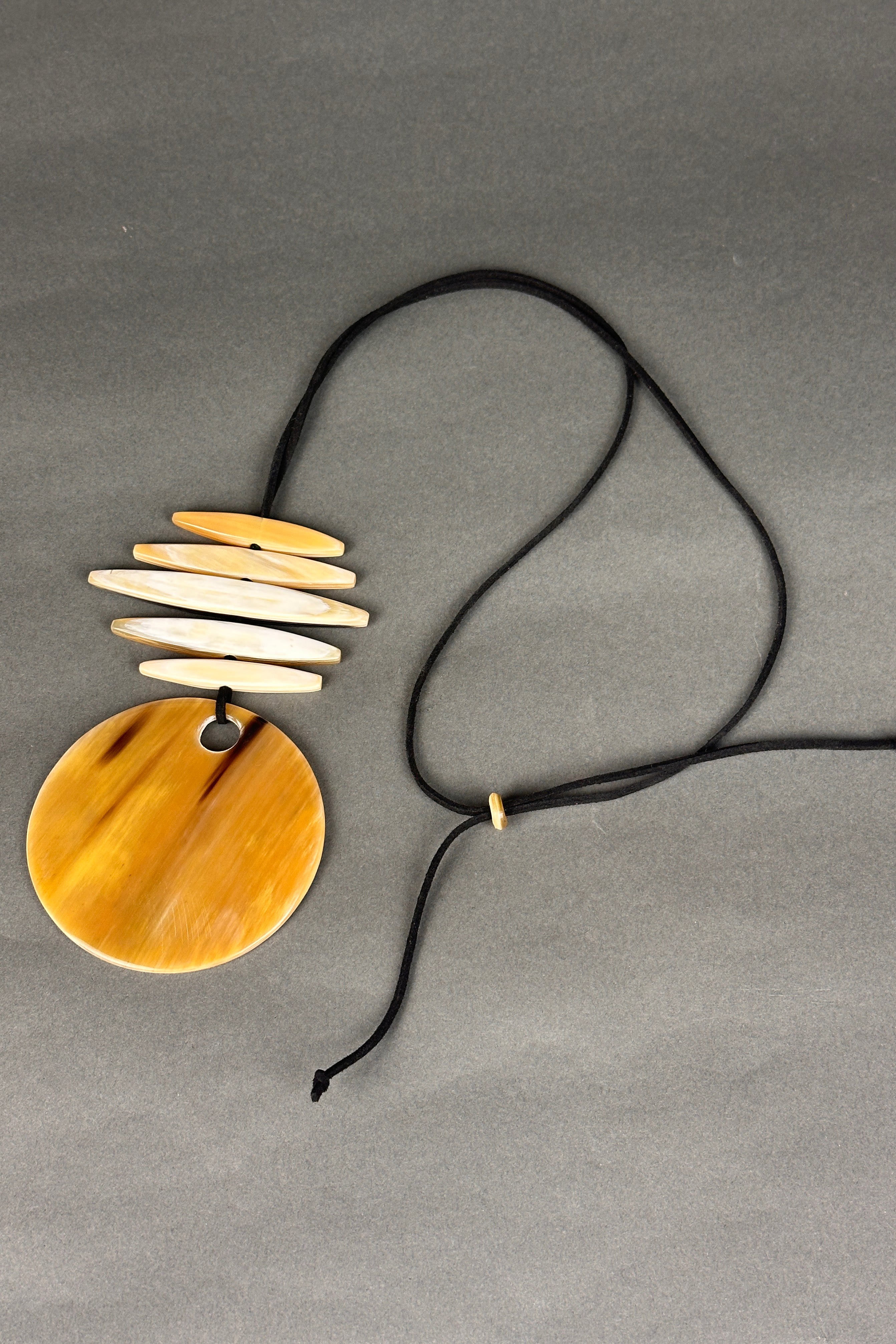 Soyang Tribal Necklace in horn 31