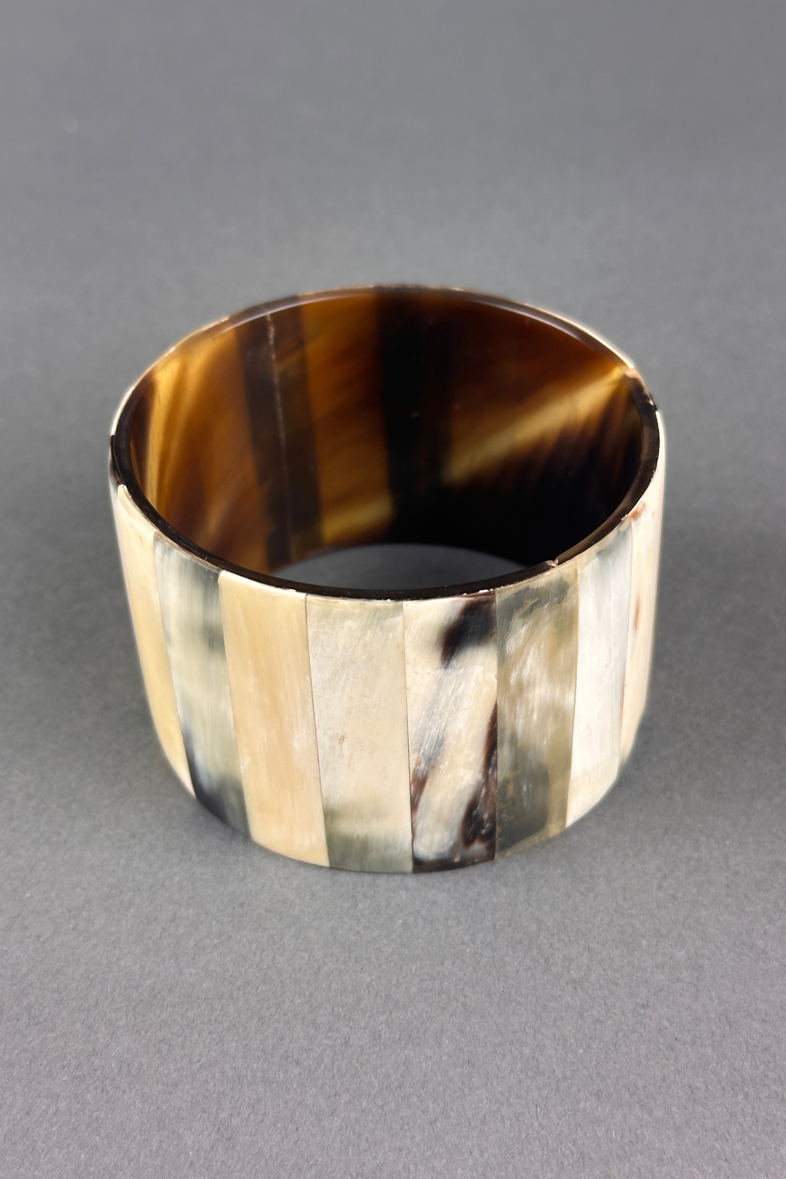 Soyang segmented bracelet in horn