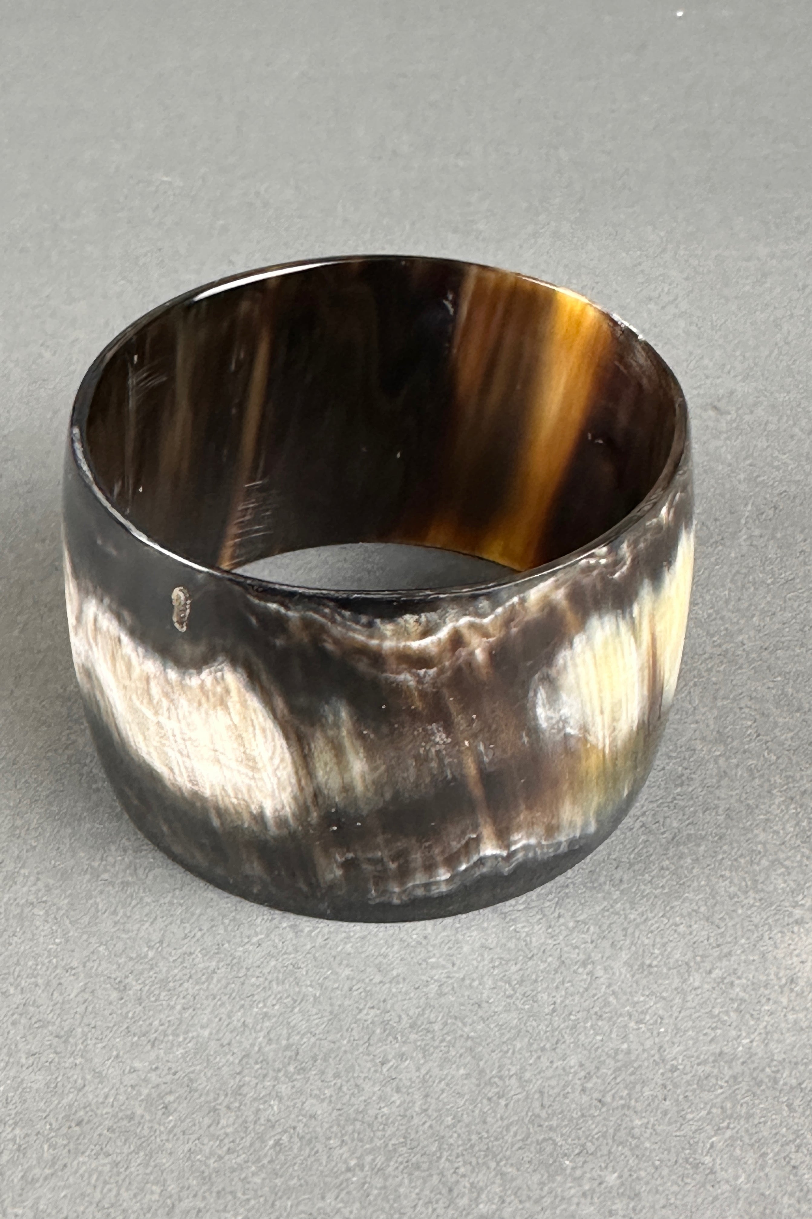 Soyang Bracelet in Black and Cream horn