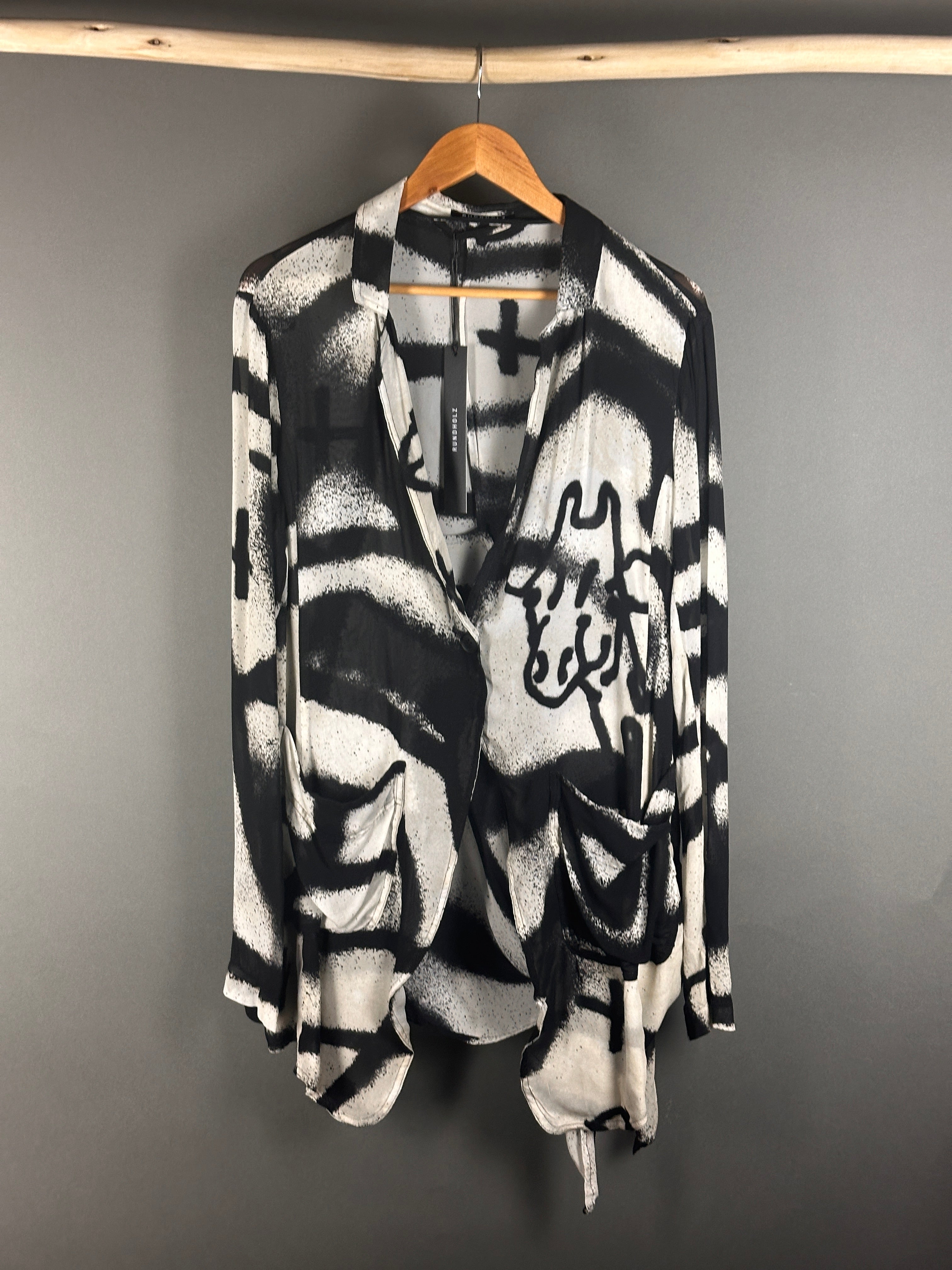 Mainline soft black and white print shirt in Viscose