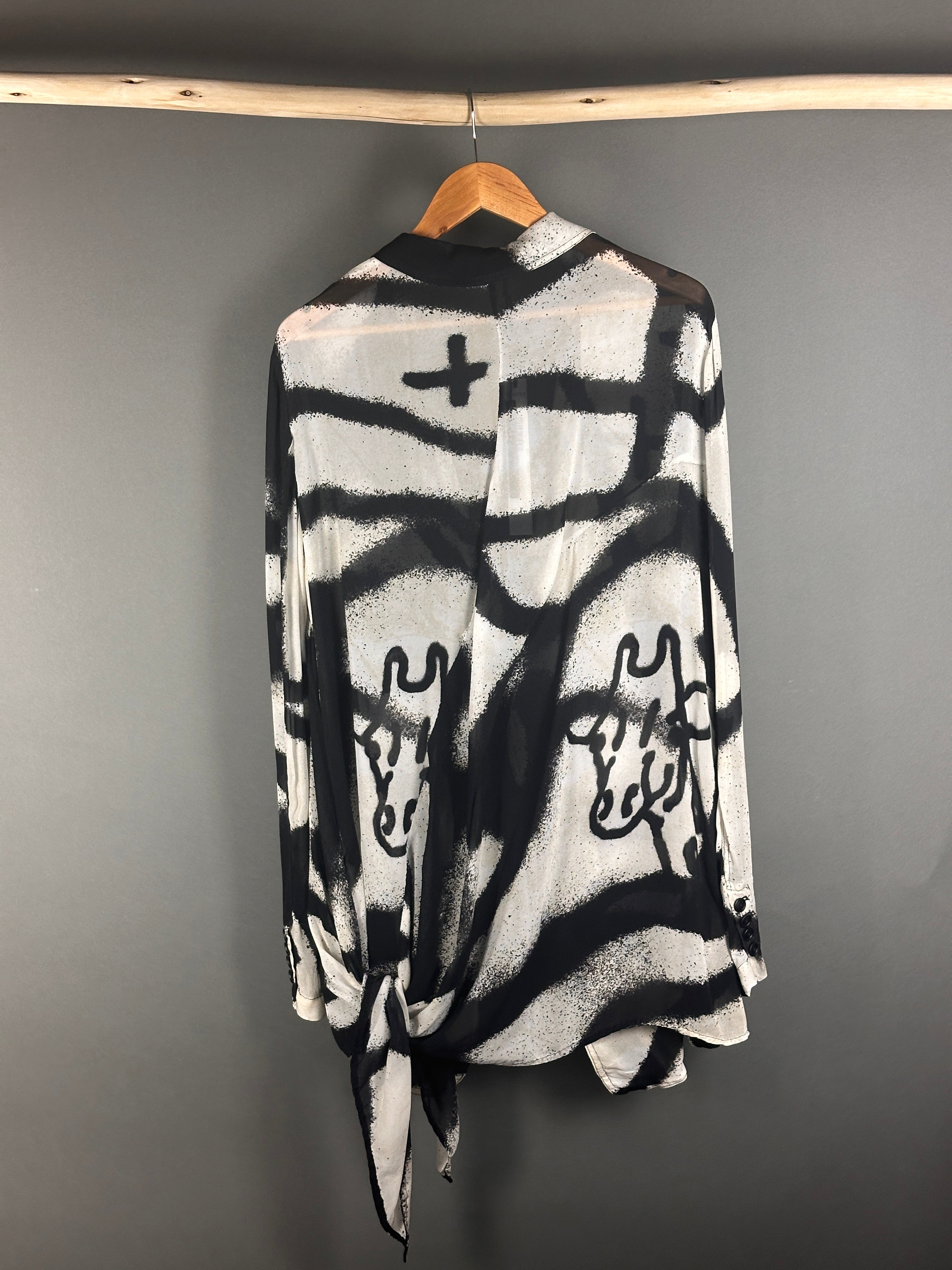 Mainline soft black and white print shirt in Viscose
