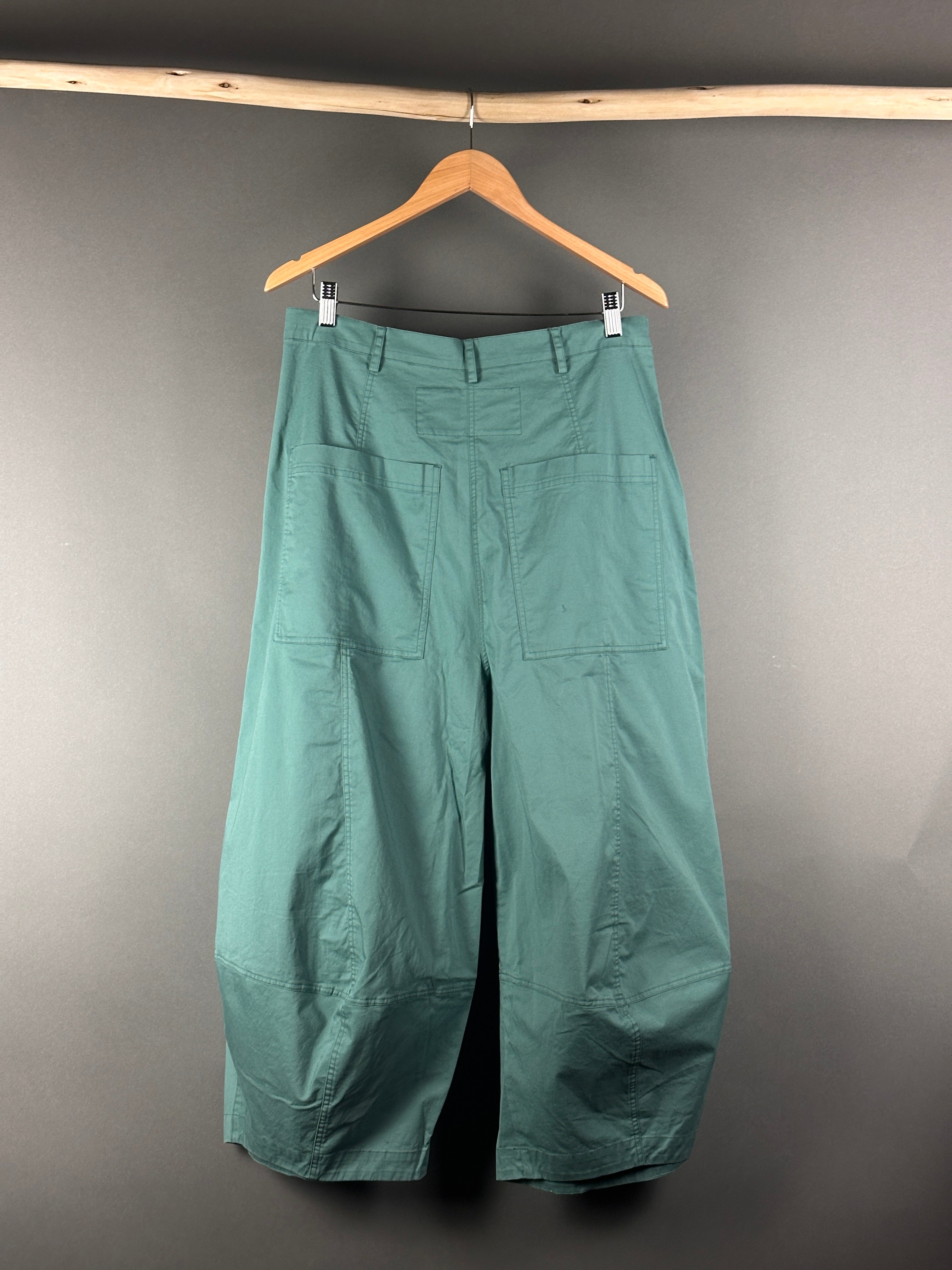 Black label Pant in grass