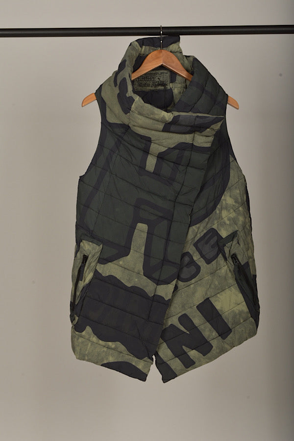 Studio Rundholz black Label Puffer Vest in cargo print