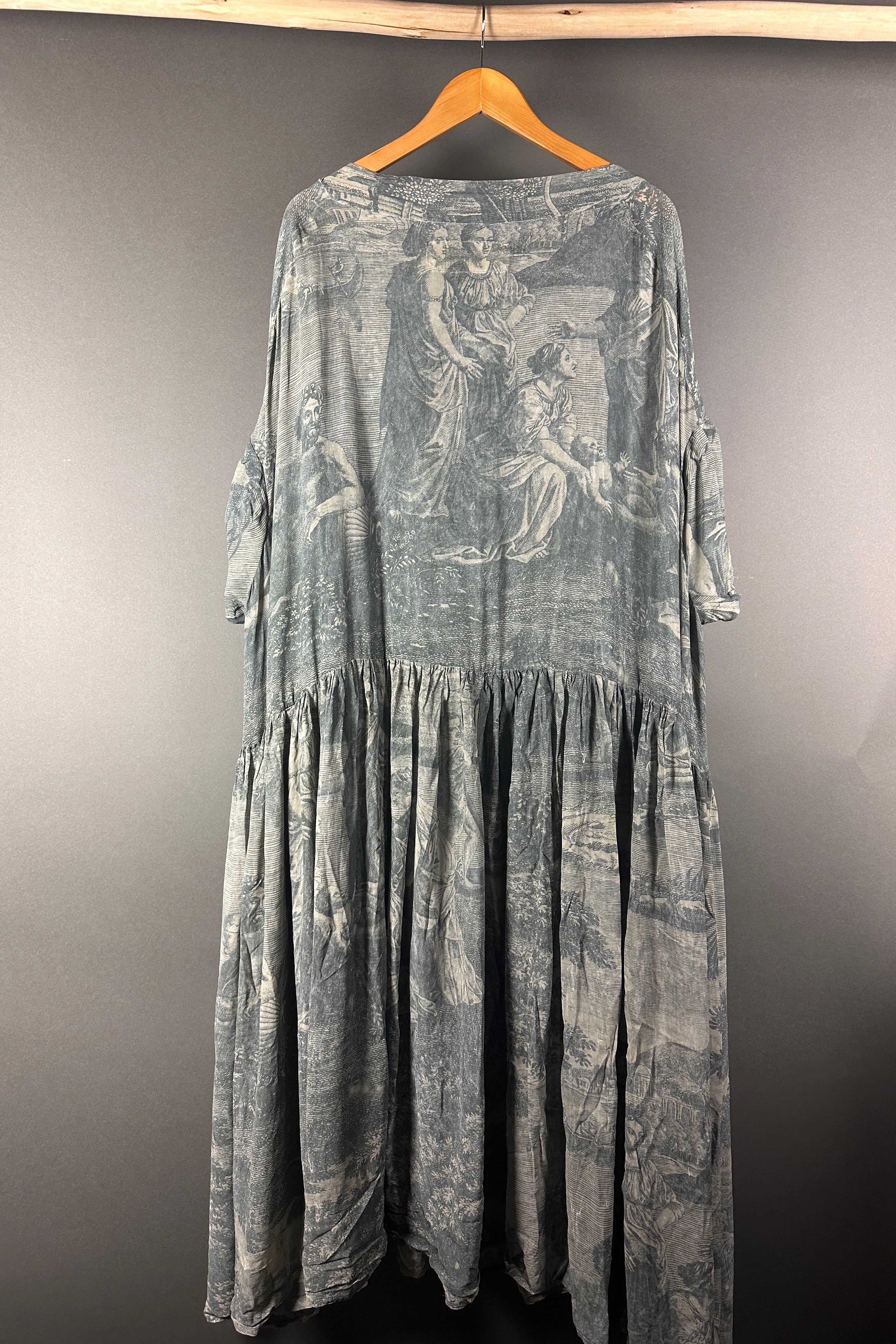 Dip dress in seaweed print