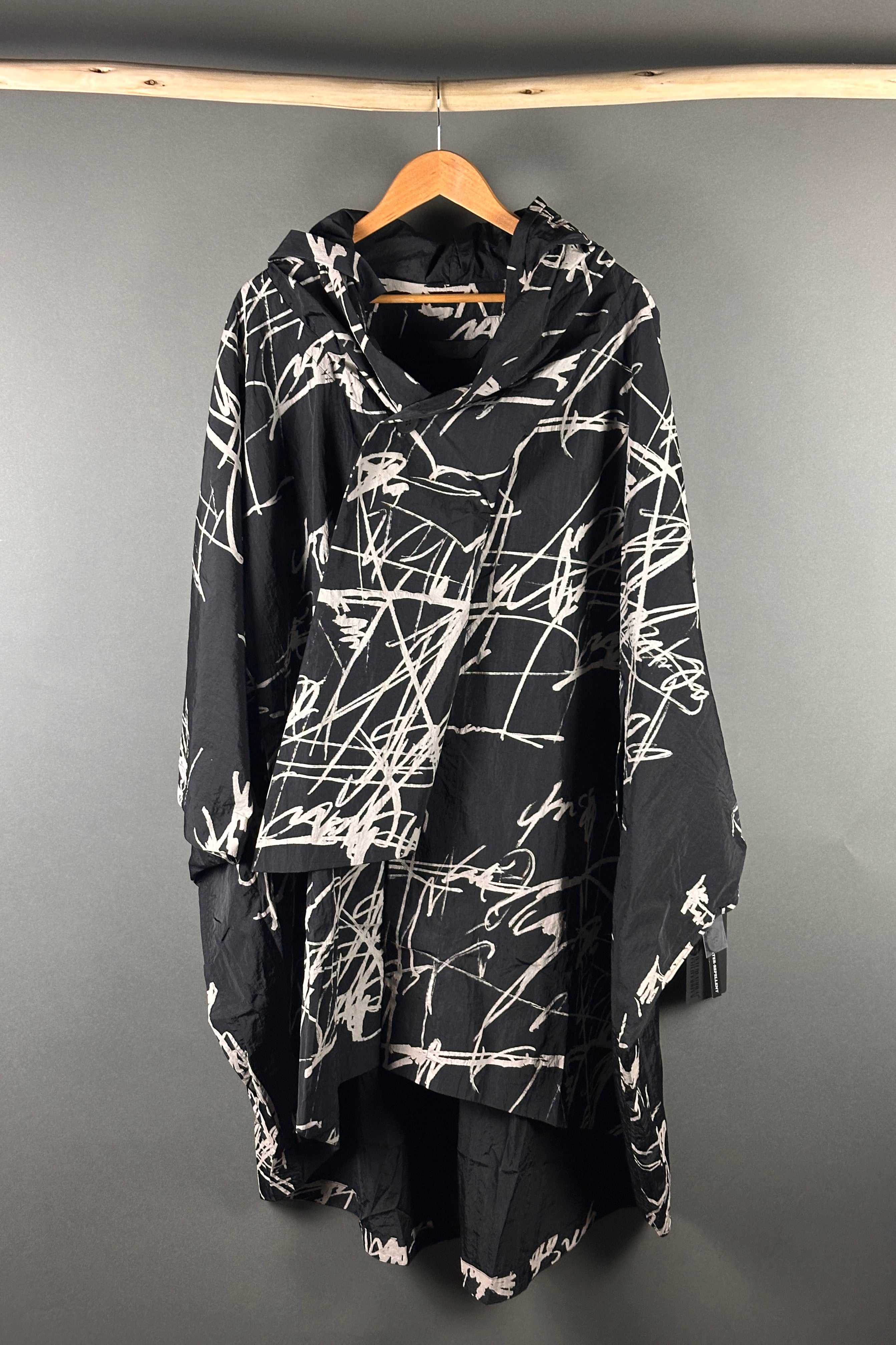 Moyuru Jacket Black with  beige Print
