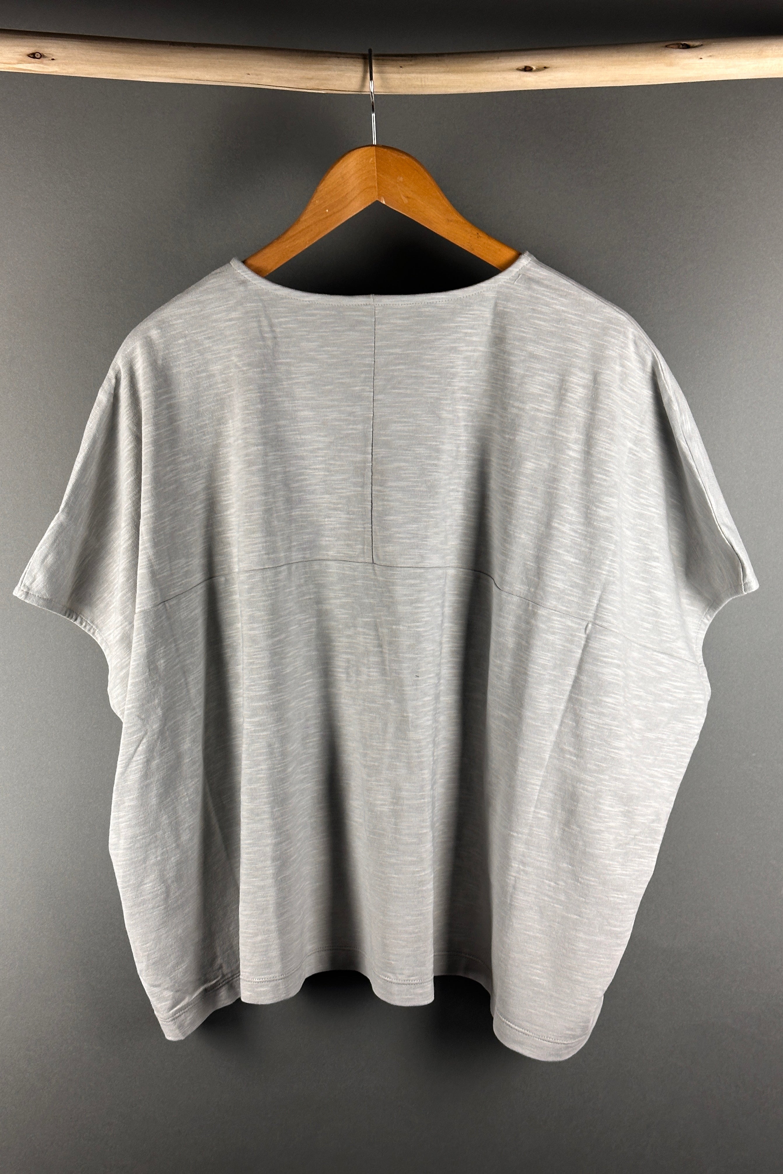 Moyuru Crop Cotton tee in Grey