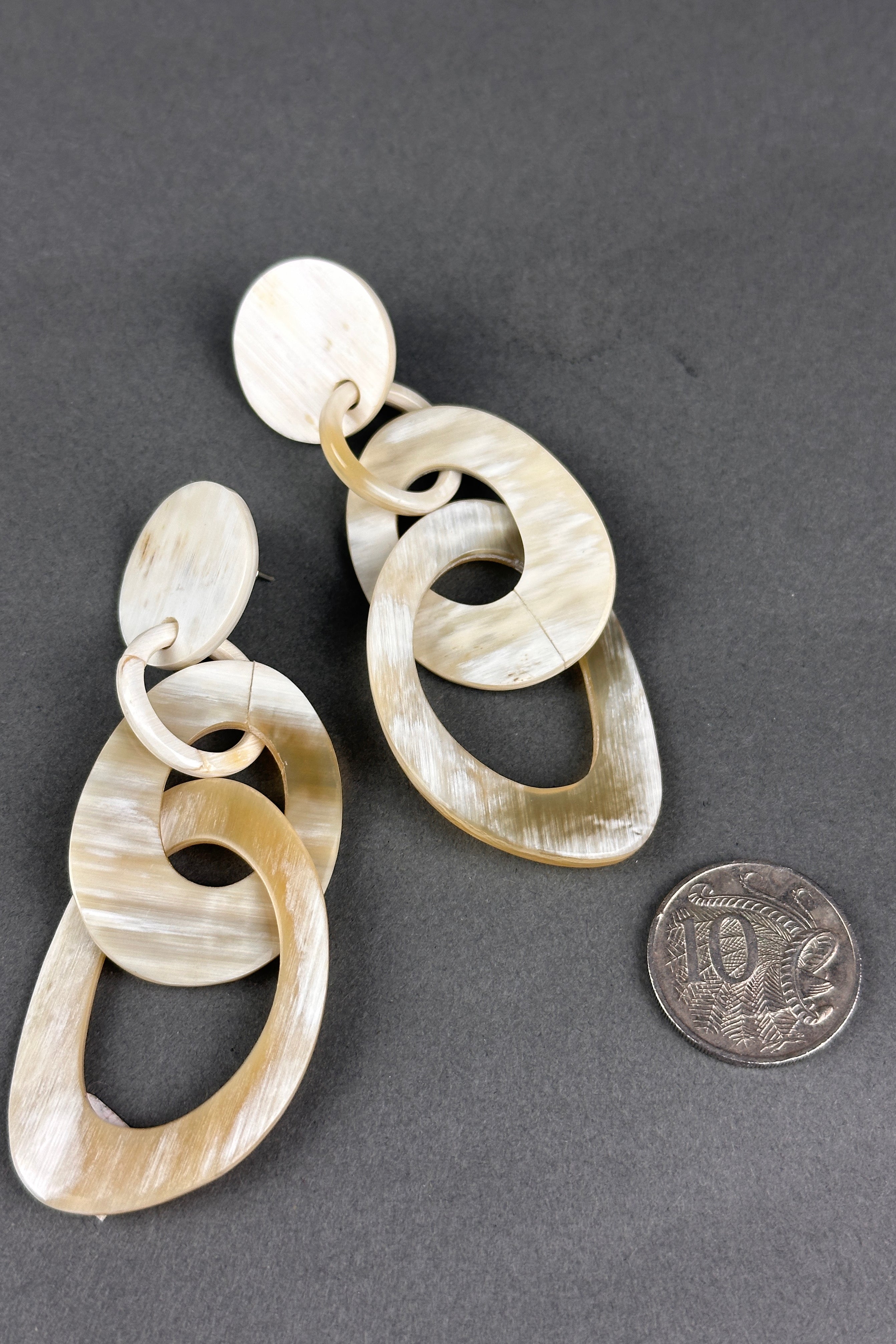 Soyang horn clip on earrings 42
