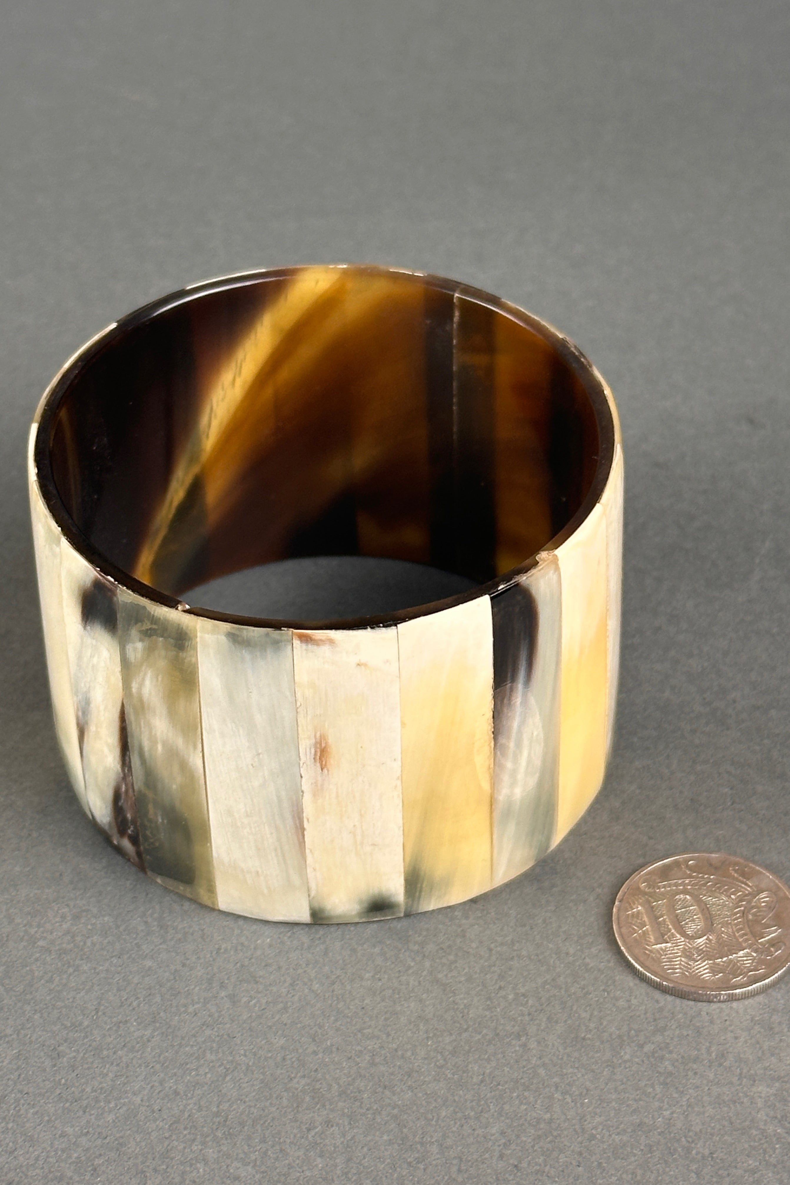 Soyang segmented bracelet in horn