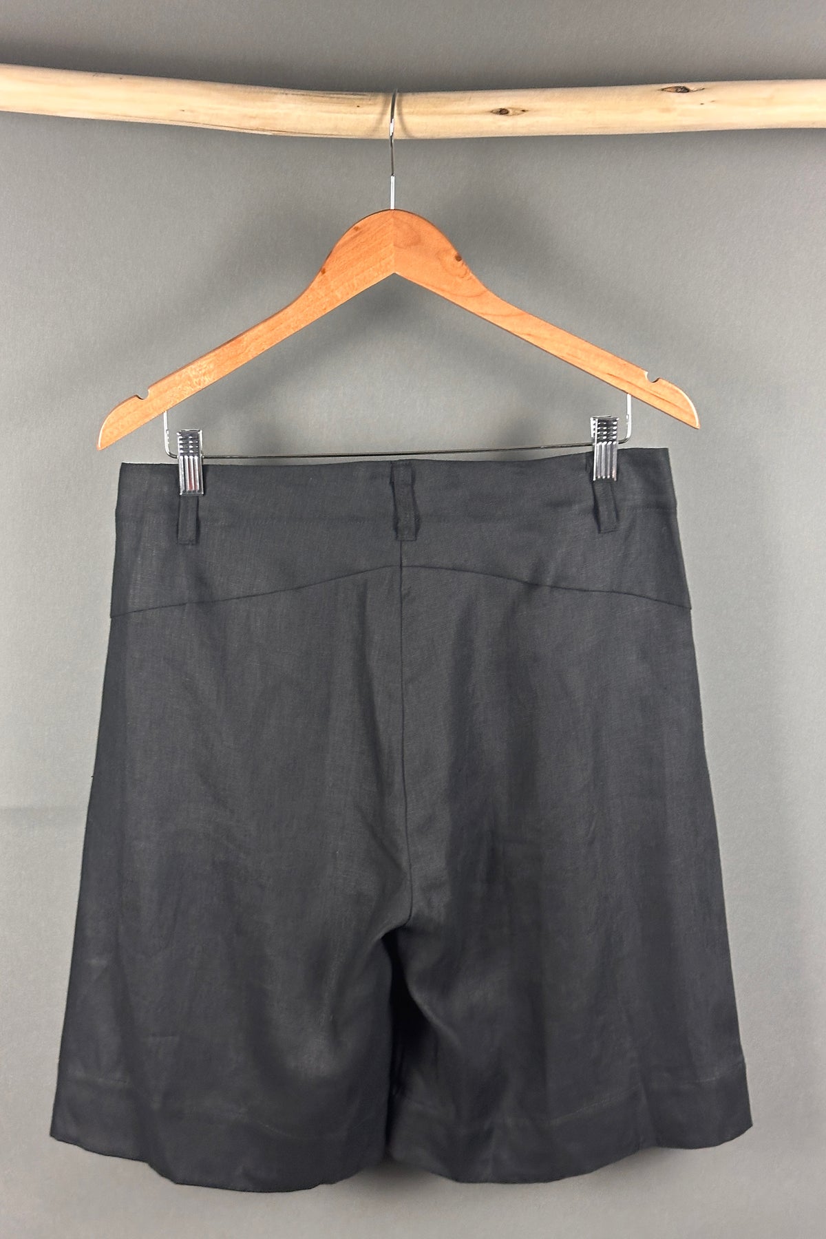 Tzusk Linen Shorts
